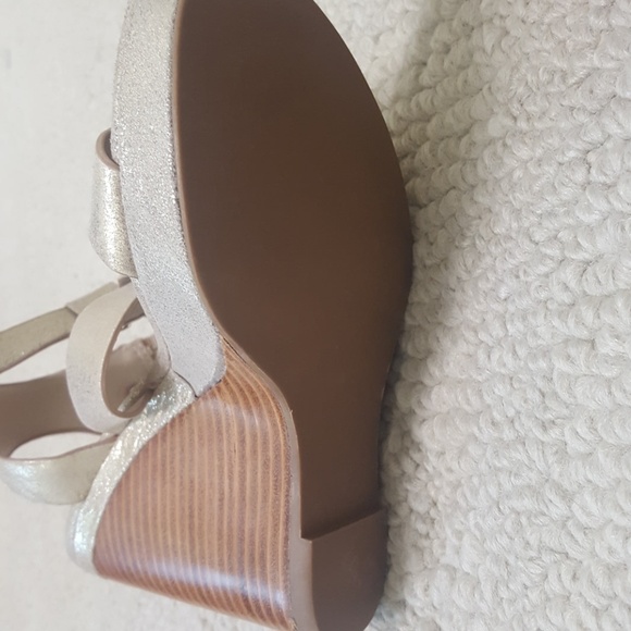 Steve Madden Gold Strappy Wedges - Picture 6 of 7